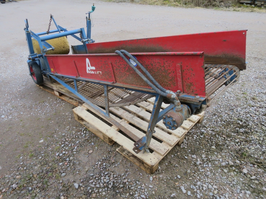 5004 Asa-Lift combi mini carrot harvester with box table