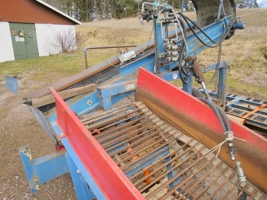 5004 Asa-Lift combi mini carrot harvester with box table