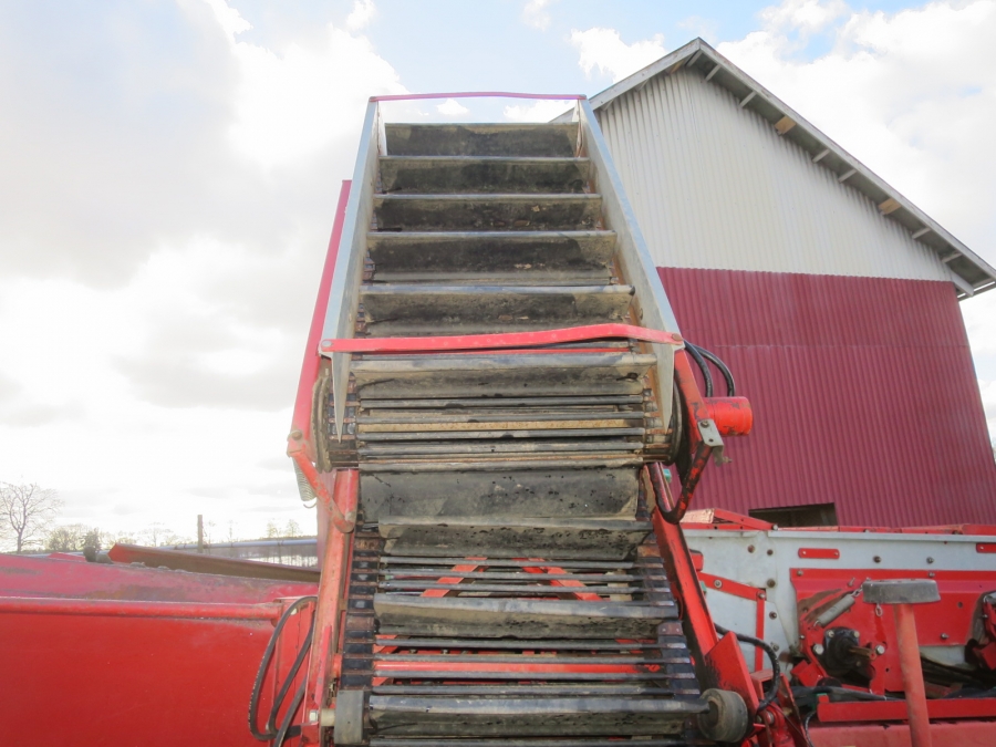 5008 Kverneland Underhaug 2200 onion loader harvester