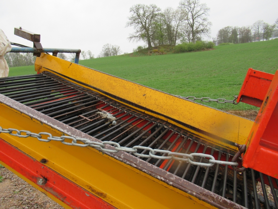 5027 Climax receiving hopper