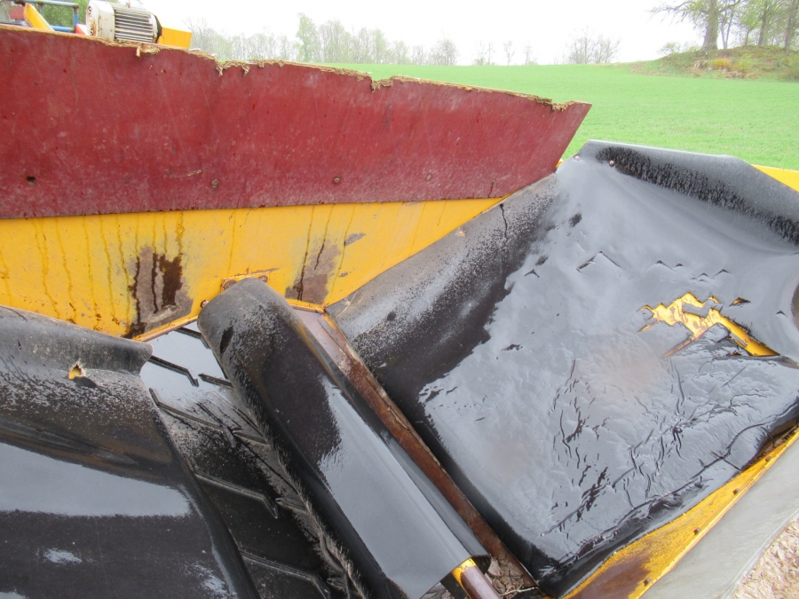 5027 Climax receiving hopper