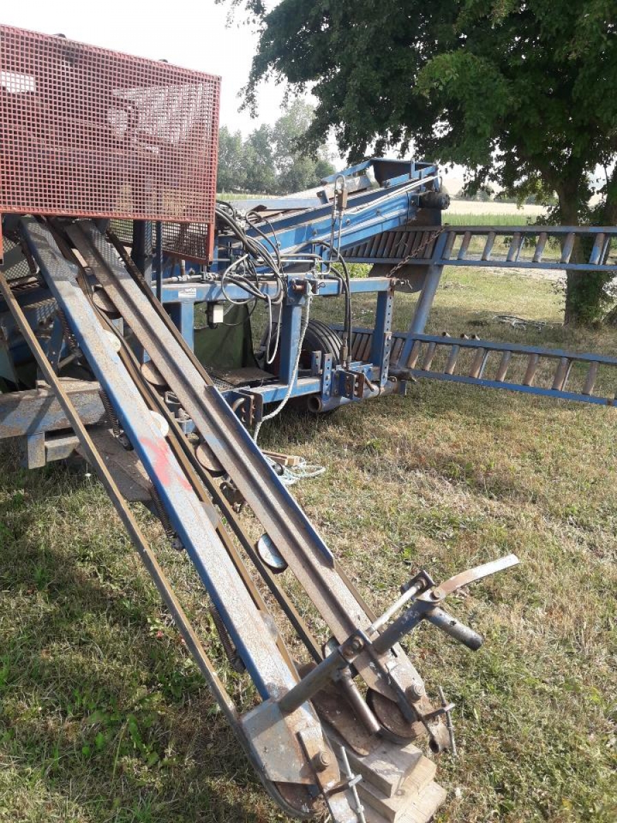 5036 Asa-Lift carrot harvester mounted