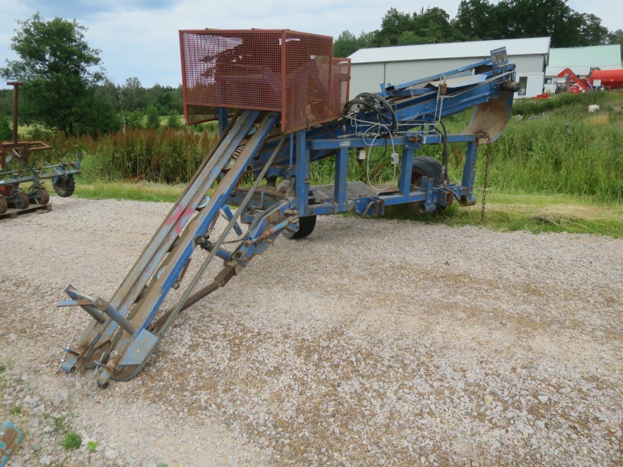 5036 Asa-Lift carrot harvester mounted