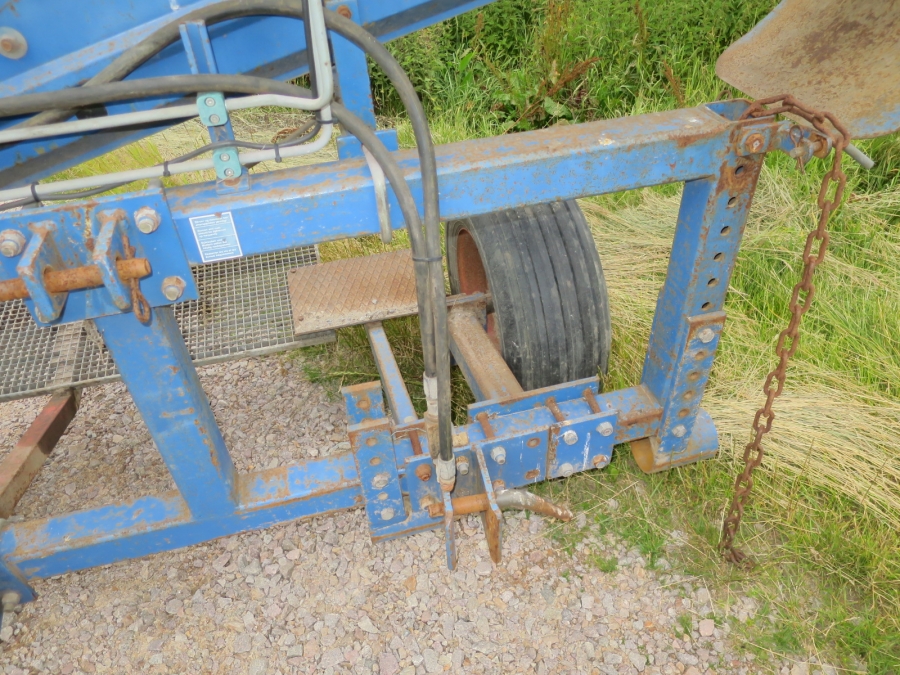 5036 Asa-Lift carrot harvester mounted
