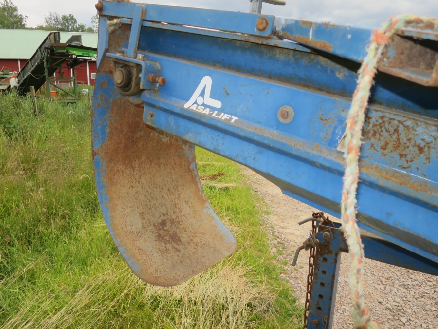 5036 Asa-Lift carrot harvester mounted