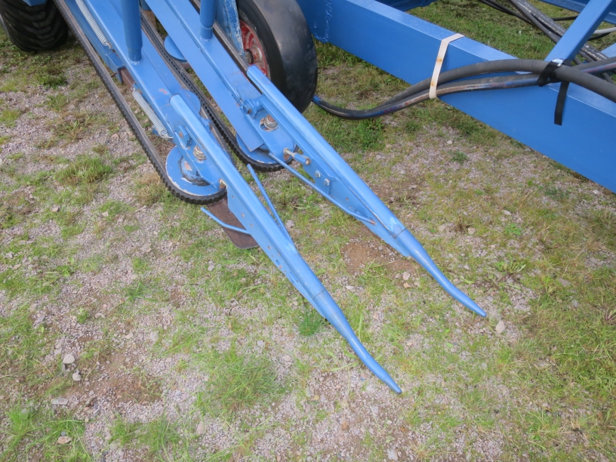 5076 Asa-lift carrot harvester with auto box filling