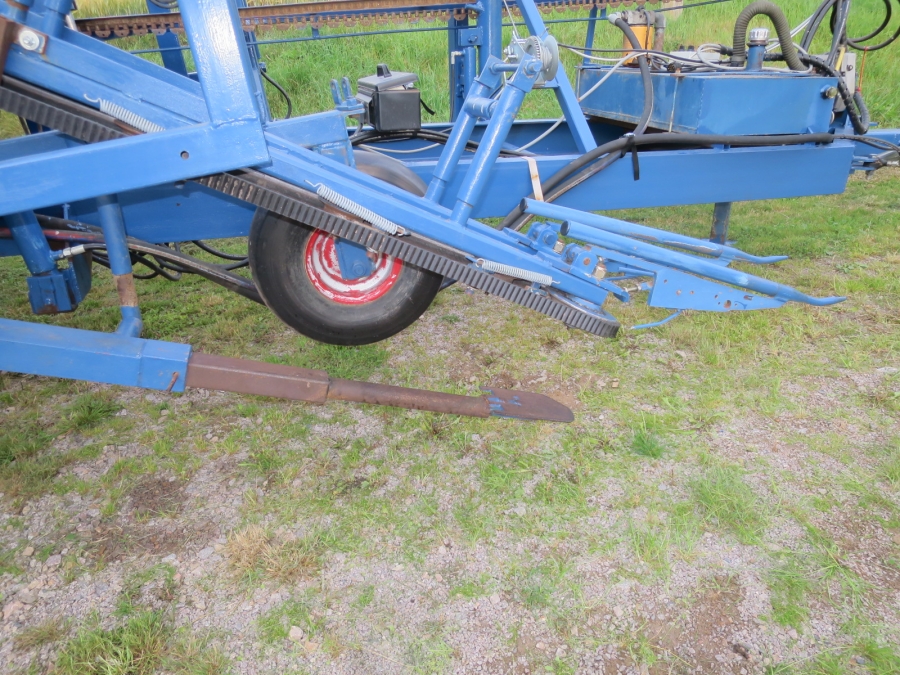 5076 Asa-lift carrot harvester with auto box filling