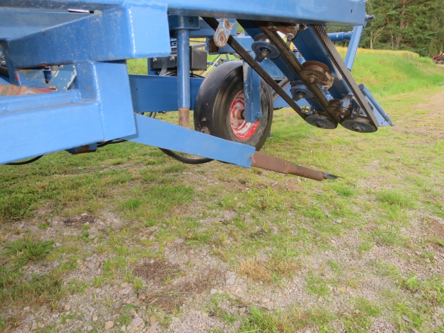 5076 Asa-lift carrot harvester with auto box filling