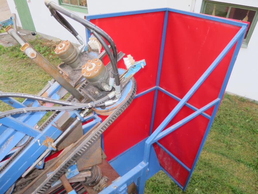 5076 Asa-lift carrot harvester with auto box filling