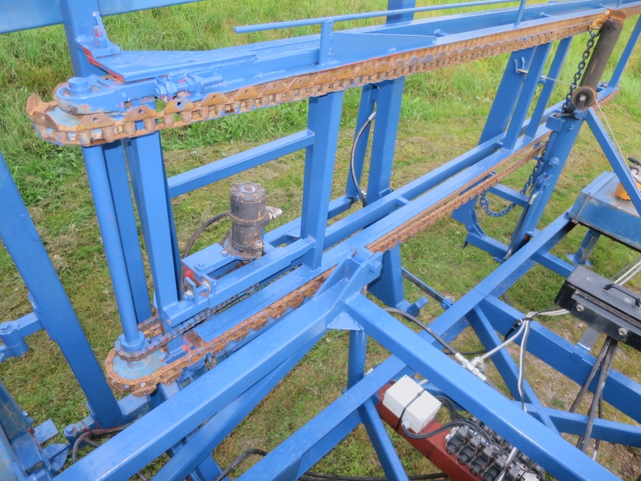 5076 Asa-lift carrot harvester with auto box filling
