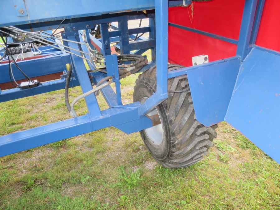 5076 Asa-lift carrot harvester with auto box filling