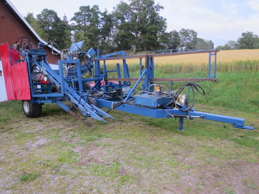 5076 Asa-lift carrot harvester with auto box filling