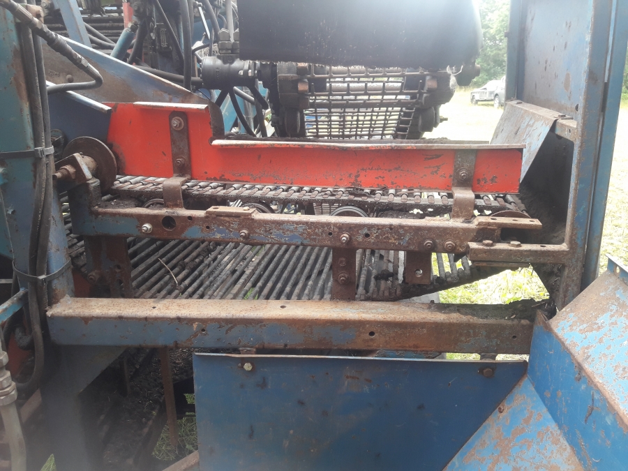5083 Asa-Lift carrot harvester T-140B