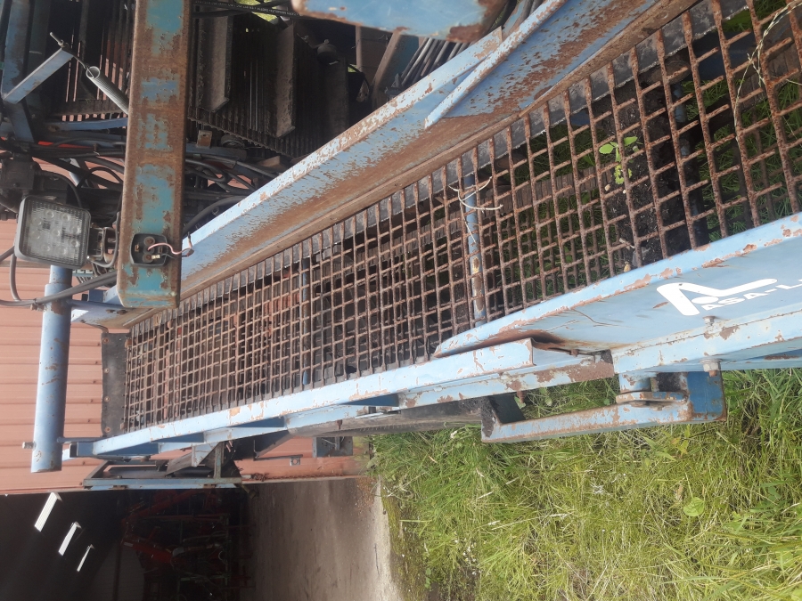 5083 Asa-Lift carrot harvester T-140B