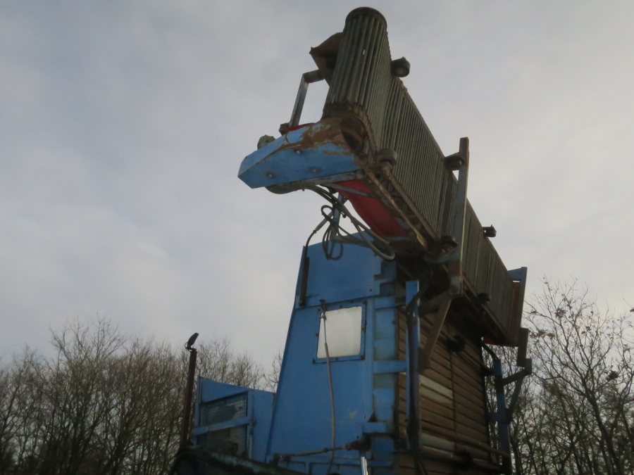5083 Asa-Lift carrot harvester T-140B