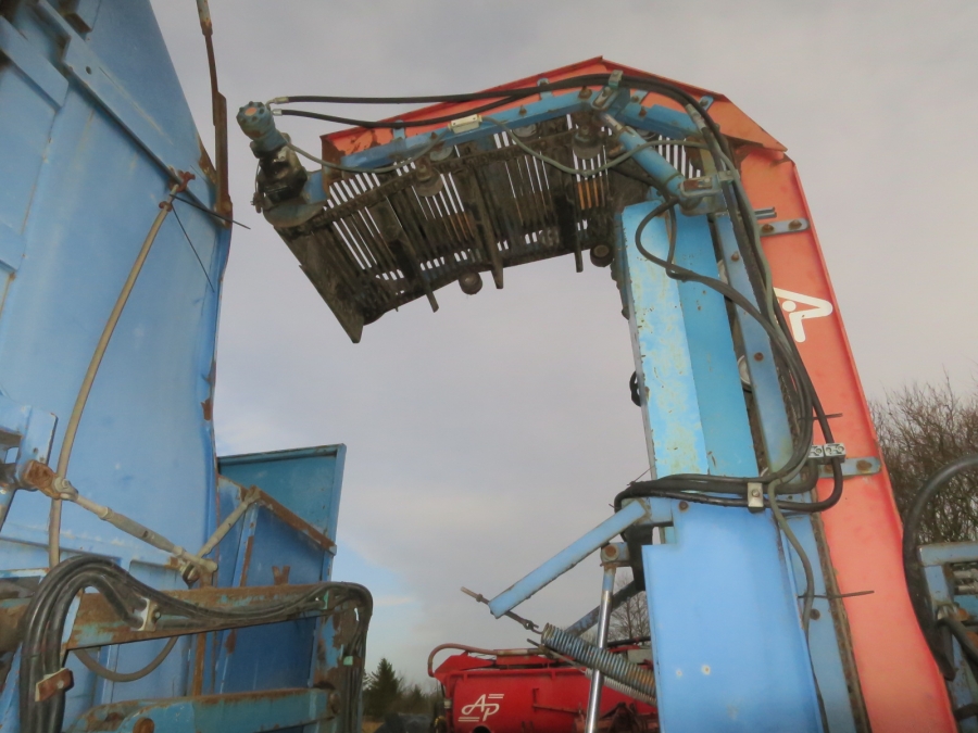 5083 Asa-Lift carrot harvester T-140B