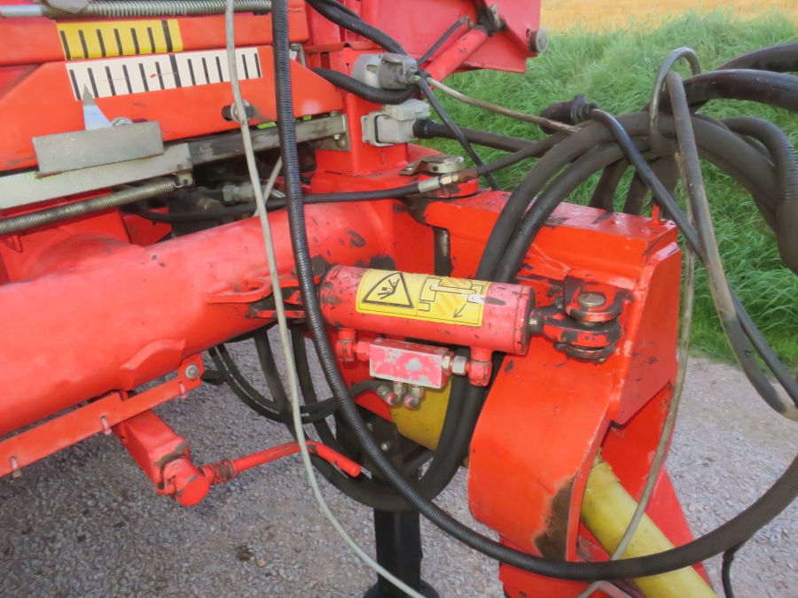 5086 Grimme SE75-30 potato harvester