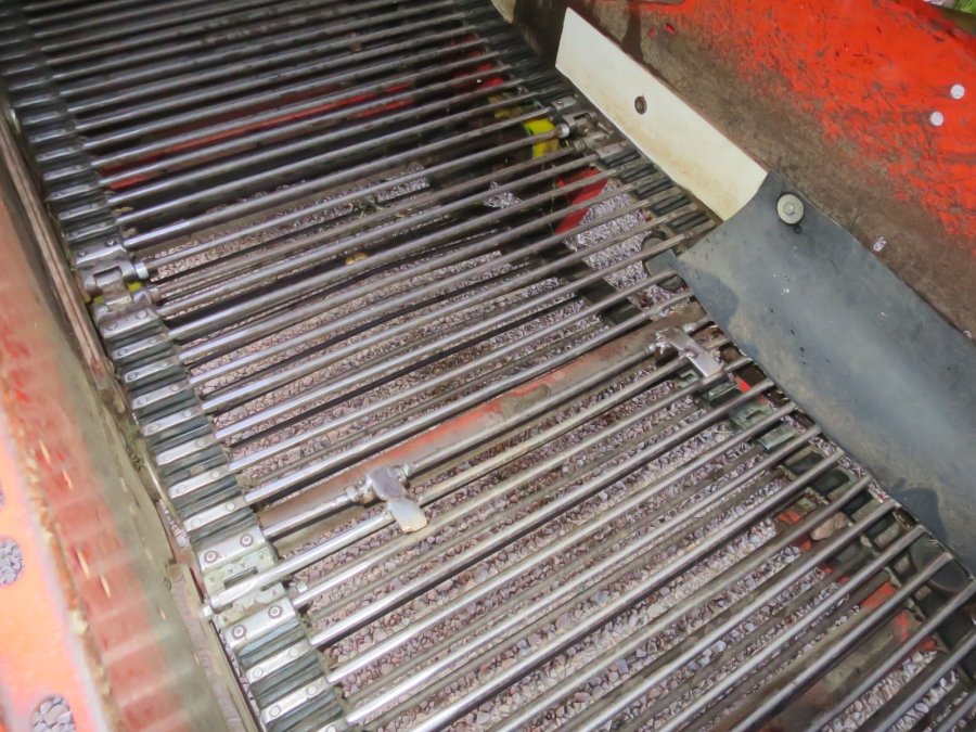 5086 Grimme SE75-30 potato harvester