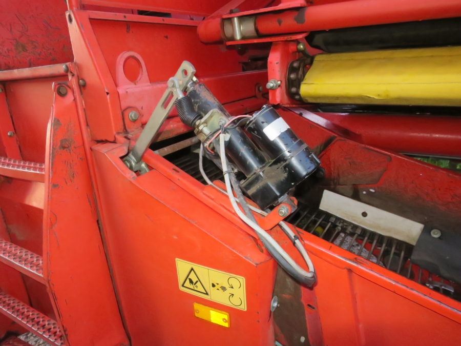 5086 Grimme SE75-30 potato harvester