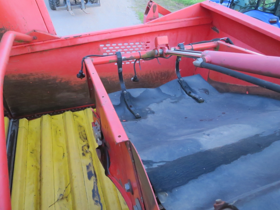5086 Grimme SE75-30 potato harvester