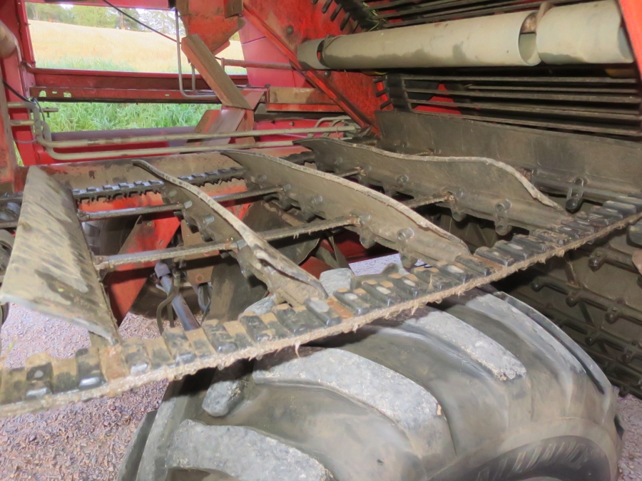 5086 Grimme SE75-30 potato harvester