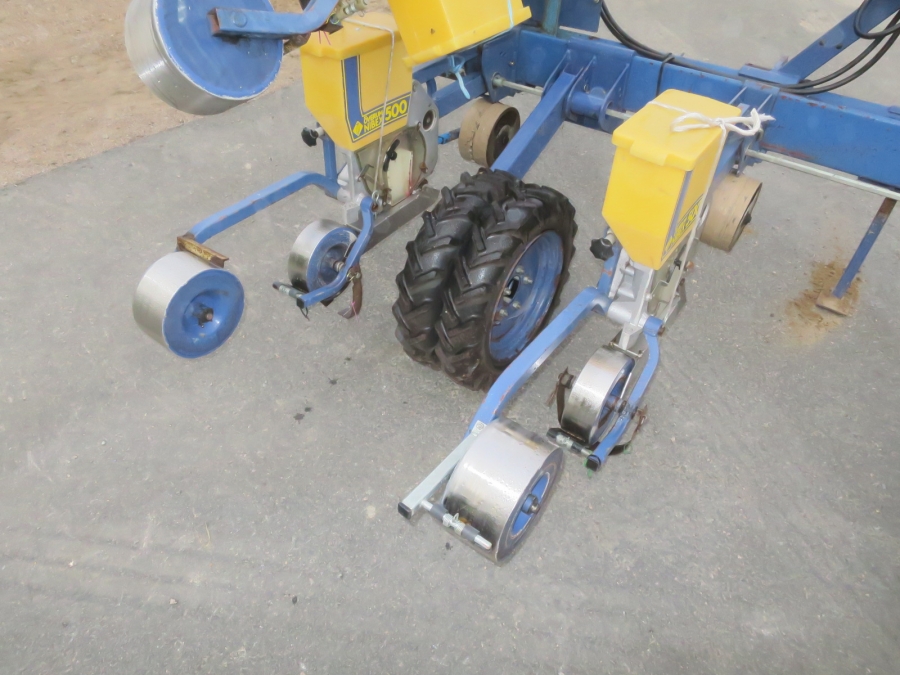 5101 Nibex 500 Seeder 6 rows. 