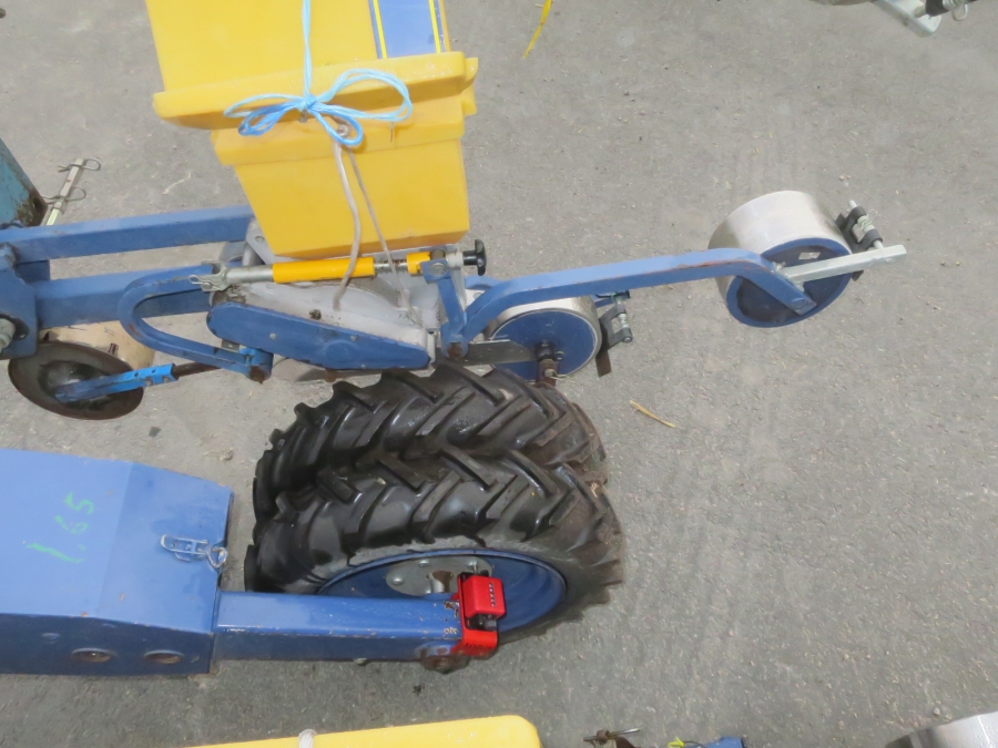 5101 Nibex 500 Seeder 6 rows. 