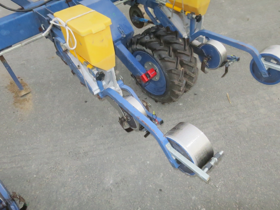 5101 Nibex 500 Seeder 6 rows. 