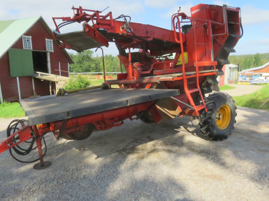 5107 Grimme potato harvester