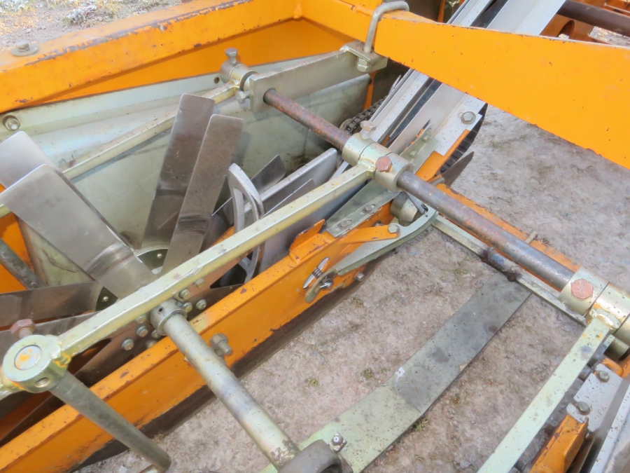 5133 Regero 3 row transplanter planting machine