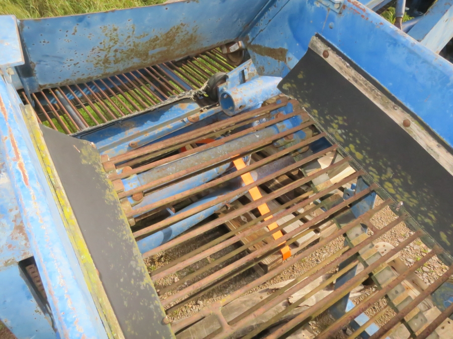 5138 Asa-Lift onion loader with elevator