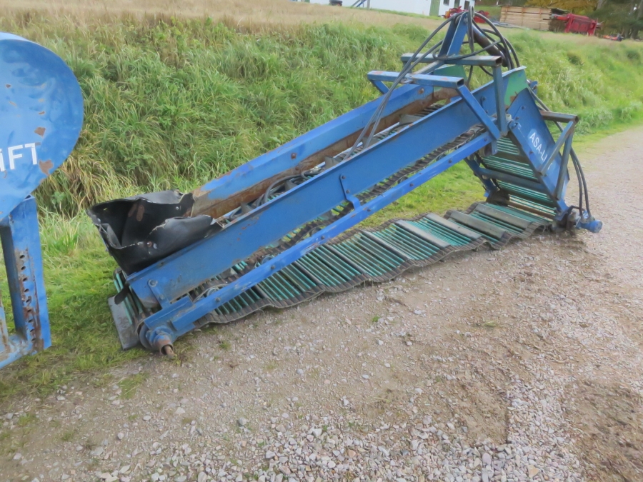 5138 Asa-Lift onion loader with elevator