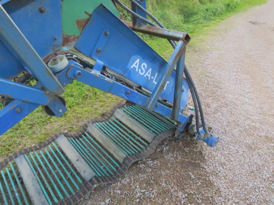 5138 Asa-Lift onion loader with elevator
