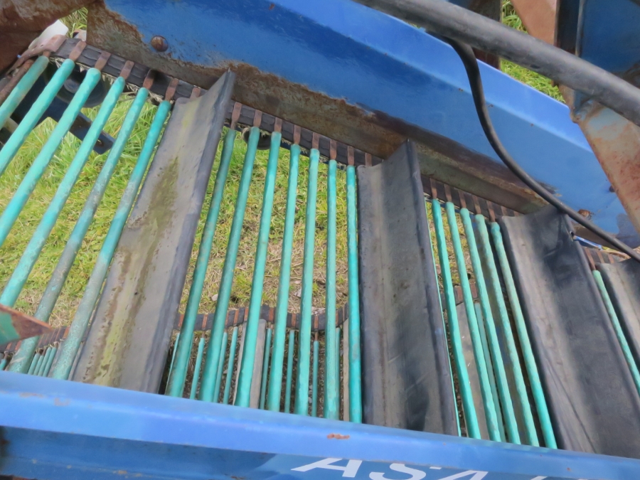 5138 Asa-Lift onion loader with elevator