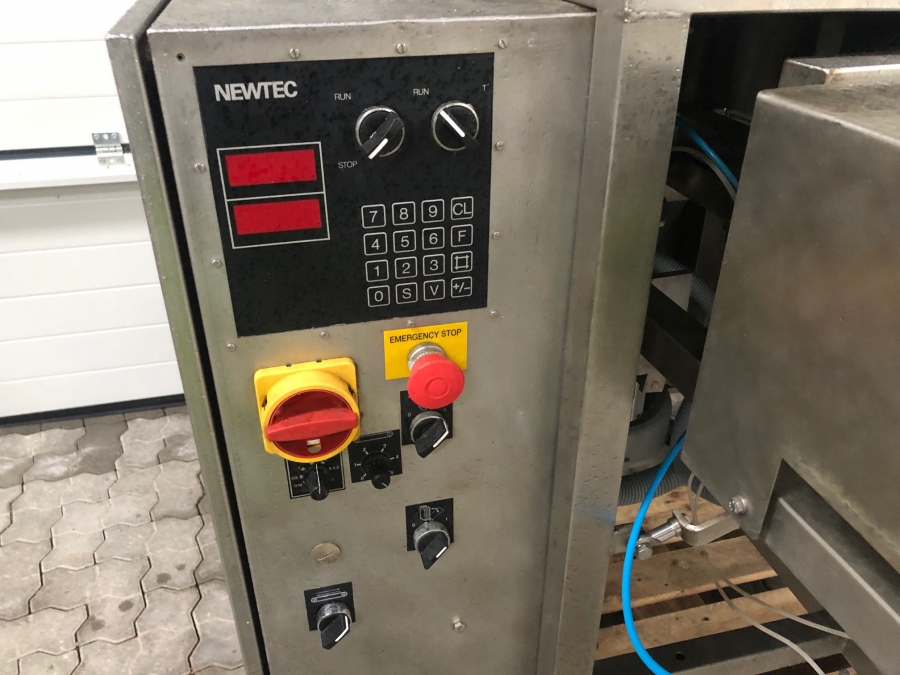 5155 Newtec 2000 / G45 weigher and bagger