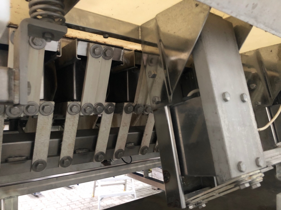 5155 Newtec 2000 / G45 weigher and bagger