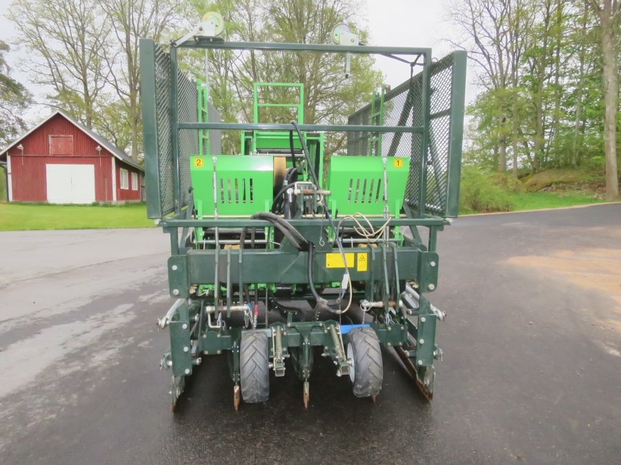 5157 Miedema Structural belt planter for bed