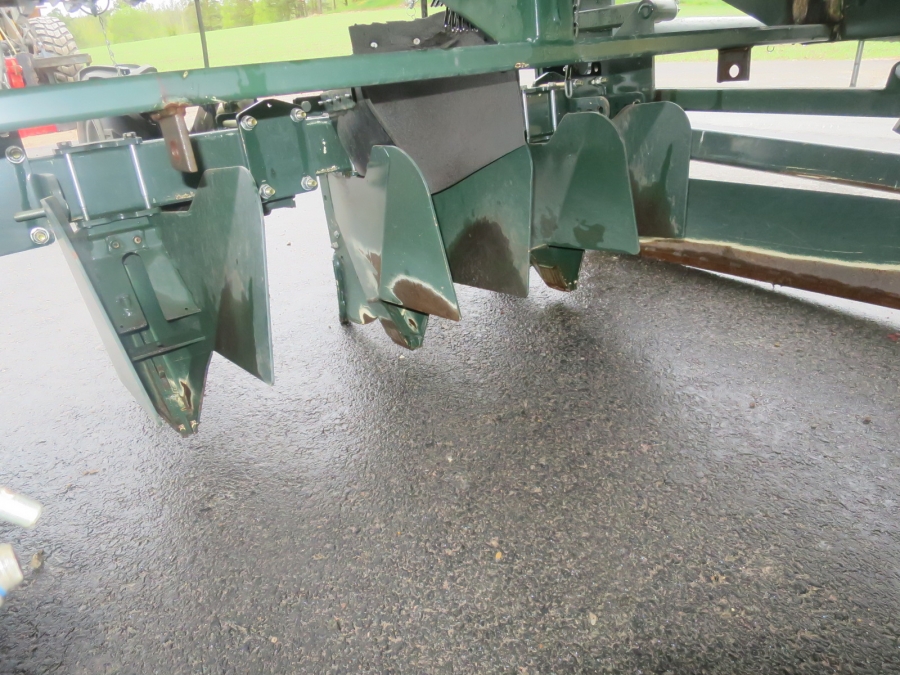 5157 Miedema Structural belt planter for bed