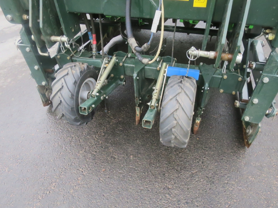 5157 Miedema Structural belt planter for bed