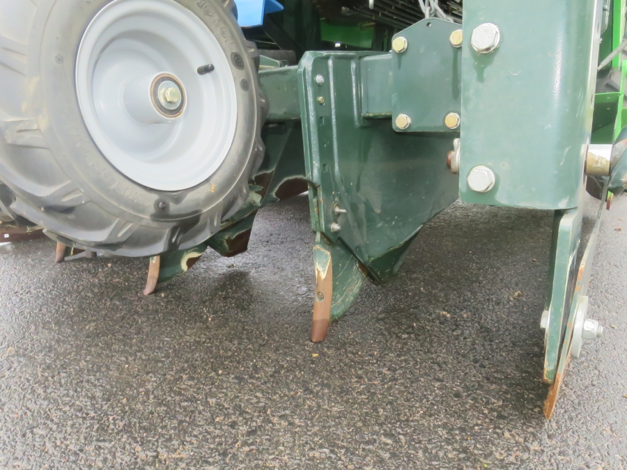 5157 Miedema Structural belt planter for bed