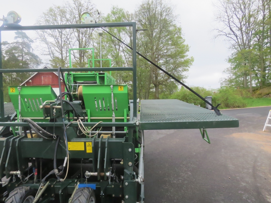5157 Miedema Structural belt planter for bed