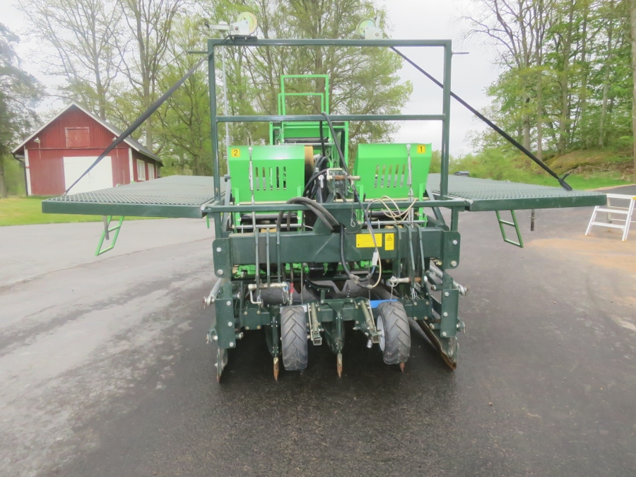 5157 Miedema Structural belt planter for bed