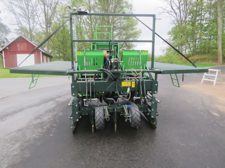 5157 Miedema Structural belt planter for bed
