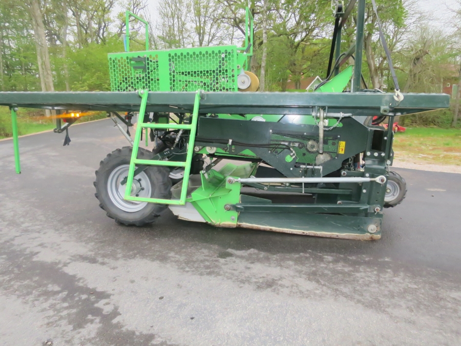 5157 Miedema Structural belt planter for bed