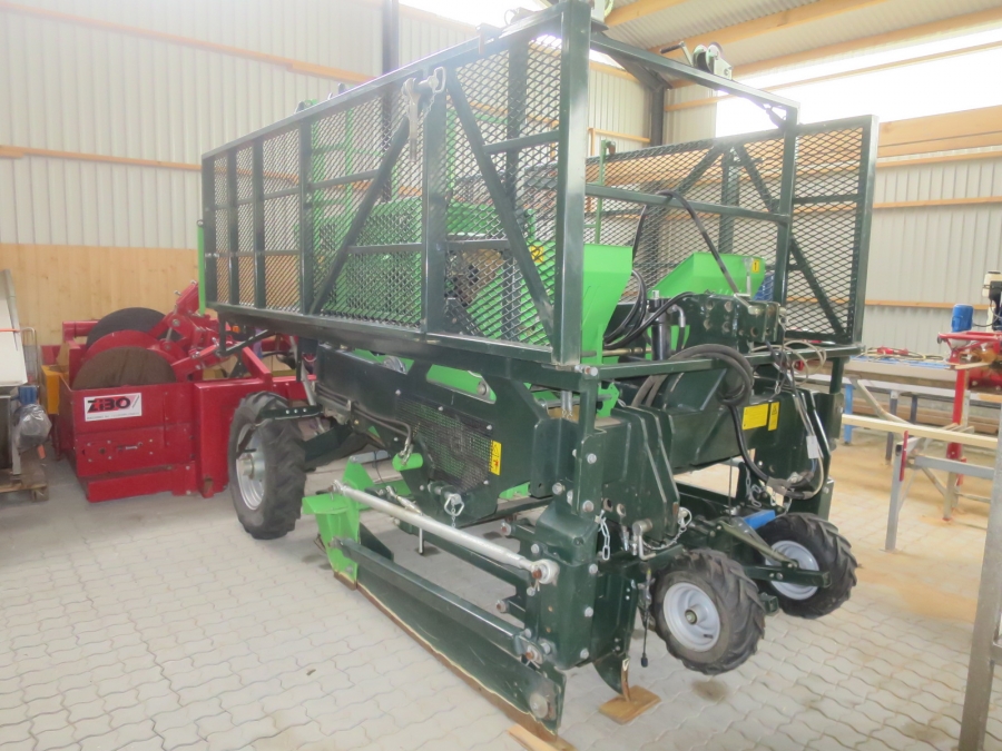 5157 Miedema Structural belt planter for bed
