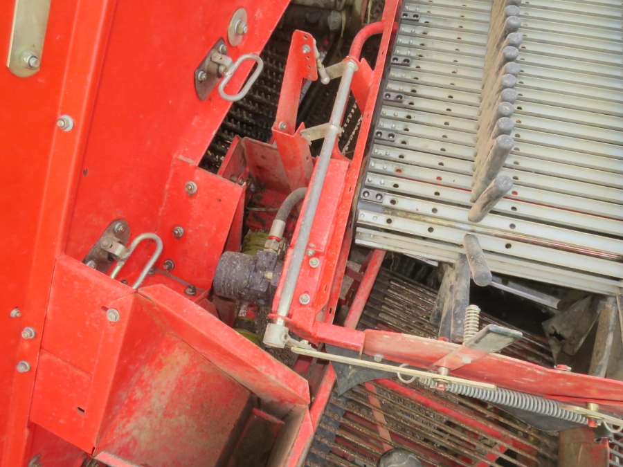 5161 Grimme SE75-20 potato harvester