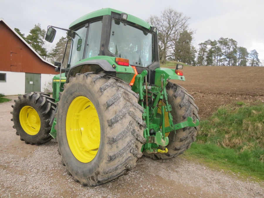 5165 John Deere 6810 tractor