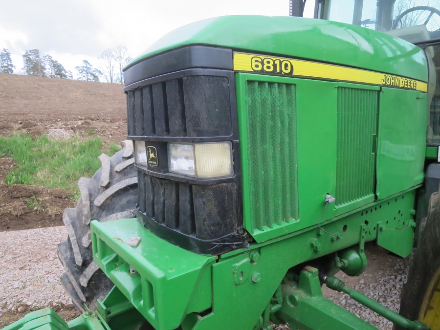 5165 John Deere 6810 tractor