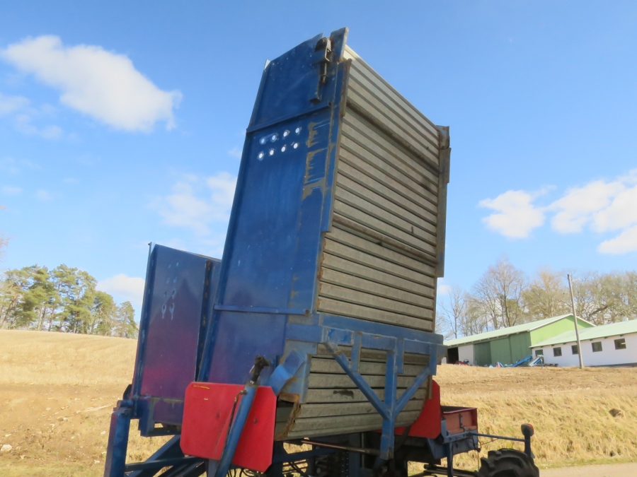 5181 Asa-lift carrot harvester T-100 single row with bunker