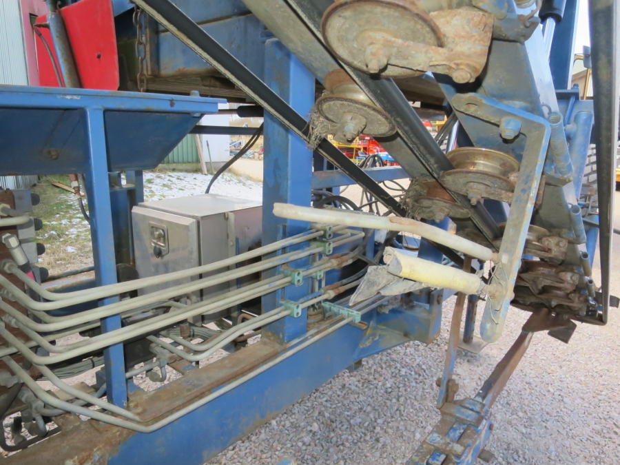 5181 Asa-lift carrot harvester T-100 single row with bunker